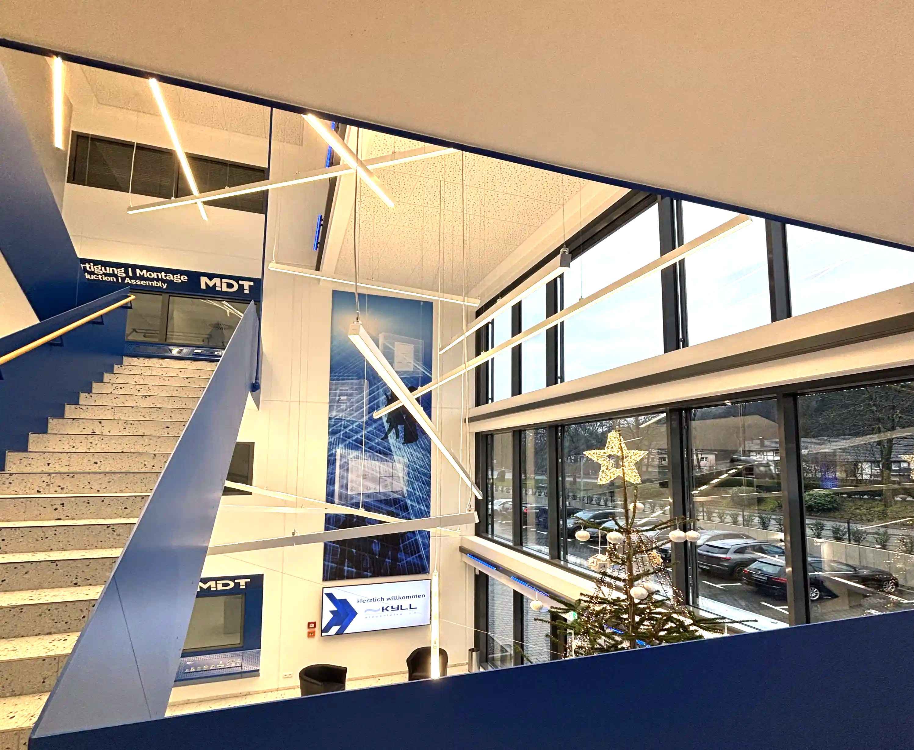 Foyer des Büro- und Produktionsgebäudes Engelskirchen